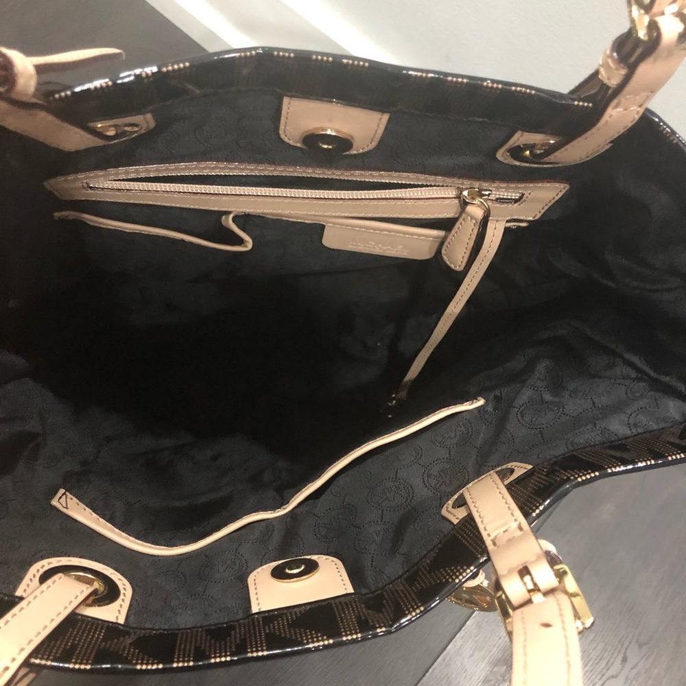 Michael Kors Jet Set Shiny Tote - Picture 2 of 4